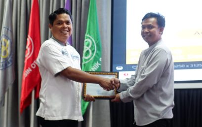 Manager SHM dan Pimpinan Klinik Komputer Pemateri Kuliah Perdana Politeknik Dewantara